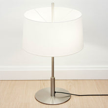 Load image into Gallery viewer, Diana bordslampa med vit lampskärm
