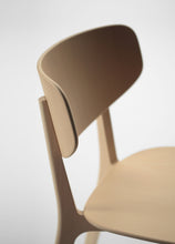 Ladda upp bild till gallerivisning, Roundish Chair (träsits)
